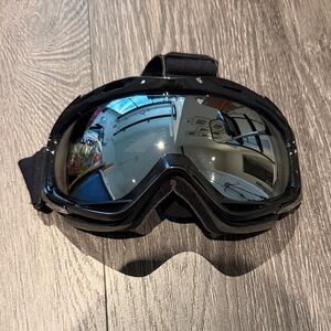 Black Ski Goggles with Reflective Lens